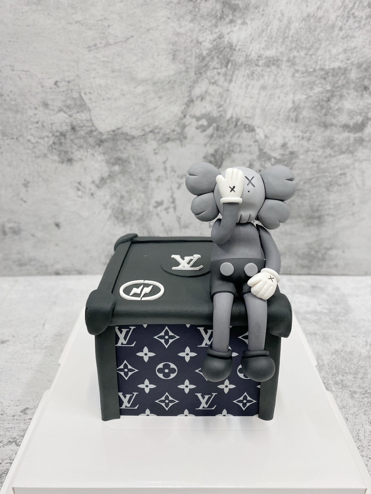 LV Box with KAWS  LOUIS XIV CAKE AND WEDDING